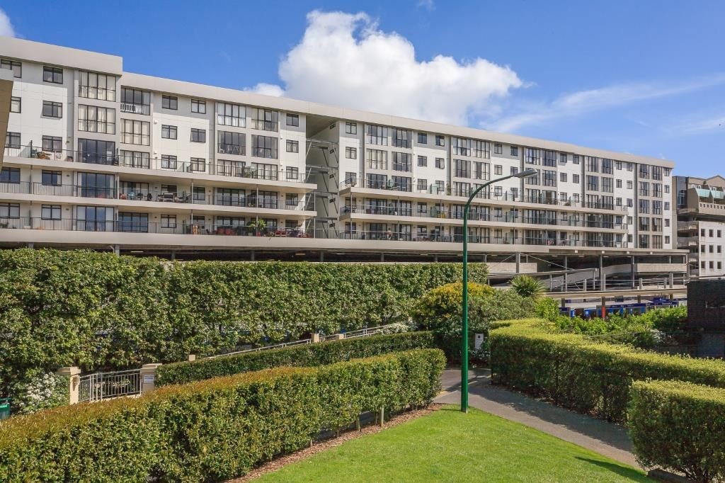 (Rented) Newmarket, 1 bedroom KHMG Ltd